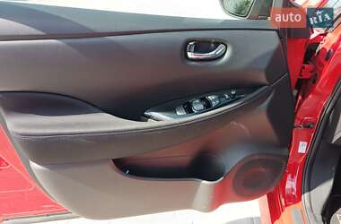 Хэтчбек Nissan Leaf 2019 в 