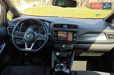 Хэтчбек Nissan Leaf 2019 в 