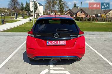 Хэтчбек Nissan Leaf 2019 в 