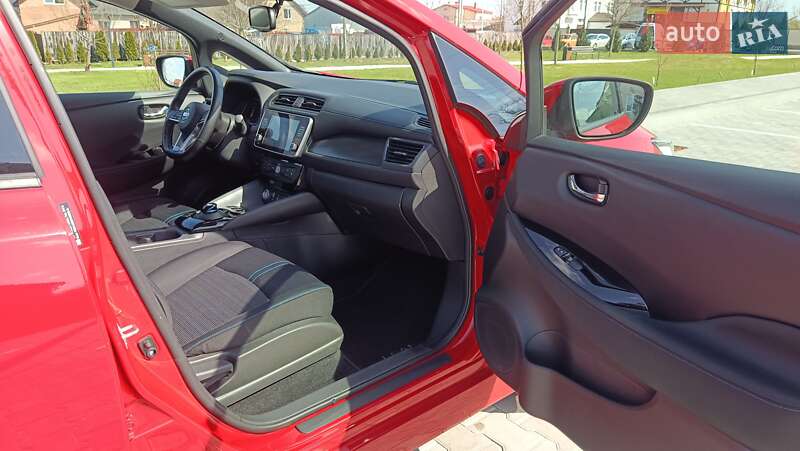 Хэтчбек Nissan Leaf 2019 в Львове