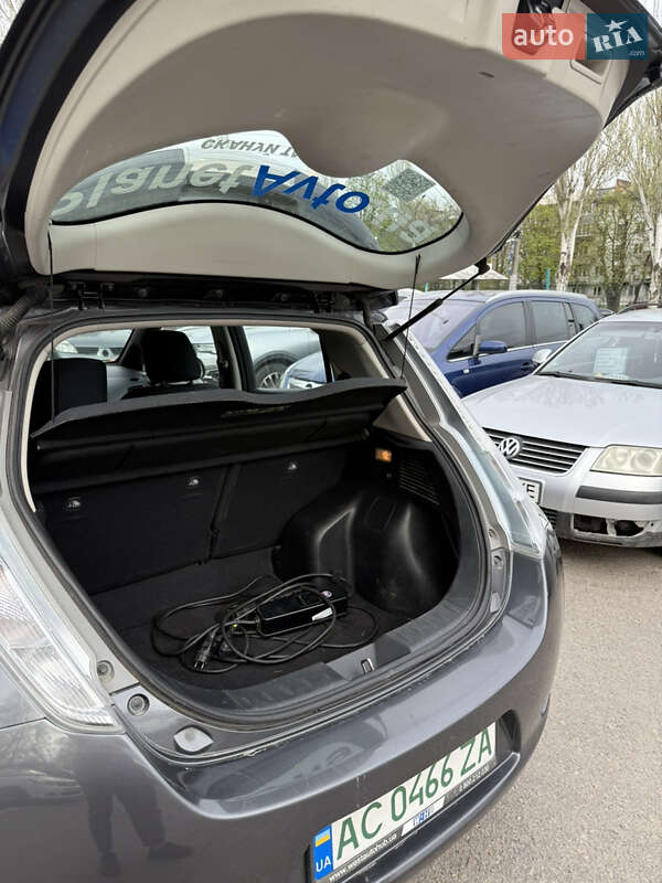 Хетчбек Nissan Leaf 2013 в Запоріжжі