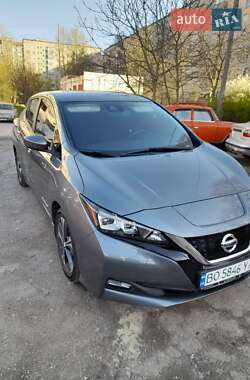 Хэтчбек Nissan Leaf 2018 в 