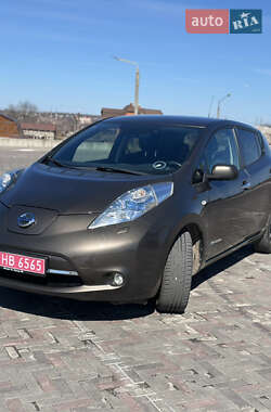 Хэтчбек Nissan Leaf 2017 в 
