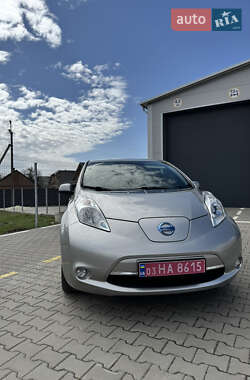 Хэтчбек Nissan Leaf 2014 в 