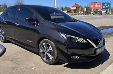 Хетчбек Nissan Leaf 2018 в  фото 28 Хетчбек Nissan Leaf 2018 в