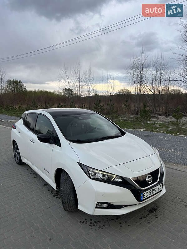 Хэтчбек Nissan Leaf 2018 в Львове