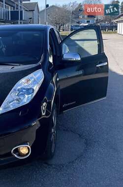 Хэтчбек Nissan Leaf 2015 в Ровно