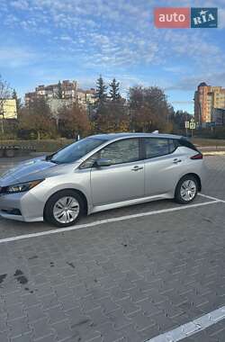 Хетчбек Nissan Leaf 2023 в 
