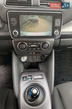 Хетчбек Nissan Leaf 2023 в 