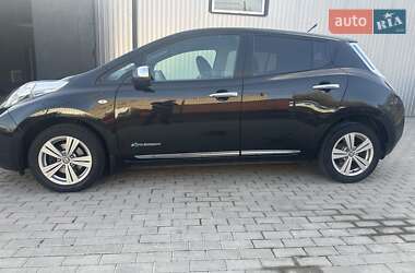 Хэтчбек Nissan Leaf 2014 в 