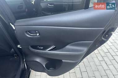 Хэтчбек Nissan Leaf 2014 в 