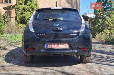 Хэтчбек Nissan Leaf 2015 в 