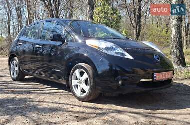 Хэтчбек Nissan Leaf 2015 в 