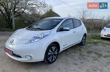 Хетчбек Nissan Leaf 2014 в 