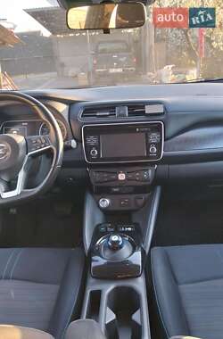 Хэтчбек Nissan Leaf 2018 в 