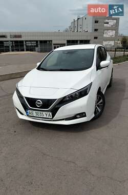 Хэтчбек Nissan Leaf 2018 в 