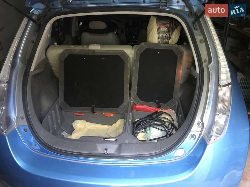 Хетчбек Nissan Leaf 2011 в Львові