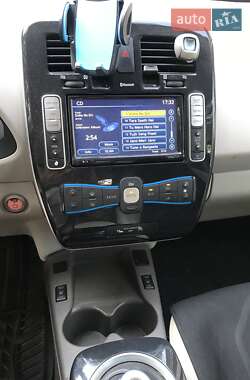 Хэтчбек Nissan Leaf 2011 в Львове