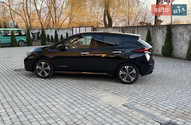 Хэтчбек Nissan Leaf 2018 в 