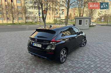 Хэтчбек Nissan Leaf 2021 в 