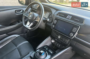 Хэтчбек Nissan Leaf 2021 в 