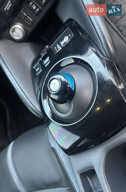 Хэтчбек Nissan Leaf 2021 в 