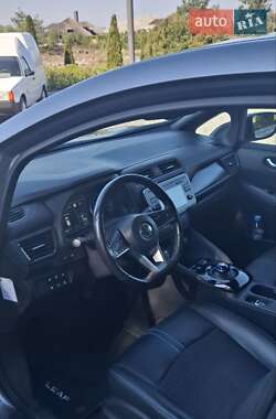 Хэтчбек Nissan Leaf 2019 в 