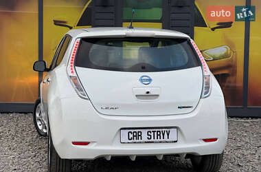 Хэтчбек Nissan Leaf 2013 в 