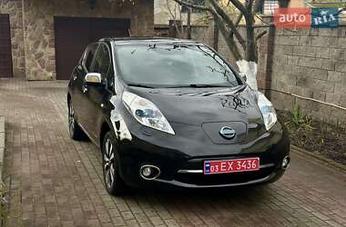 Хэтчбек Nissan Leaf 2014 в 