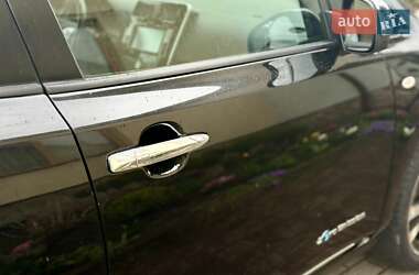 Хэтчбек Nissan Leaf 2014 в 