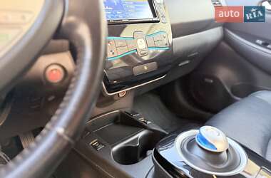 Хэтчбек Nissan Leaf 2014 в 