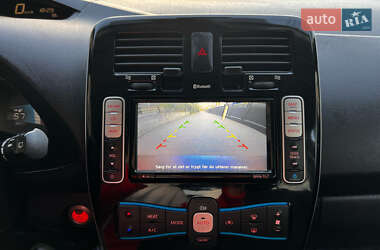 Хэтчбек Nissan Leaf 2014 в 