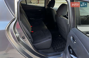 Хэтчбек Nissan Leaf 2014 в 