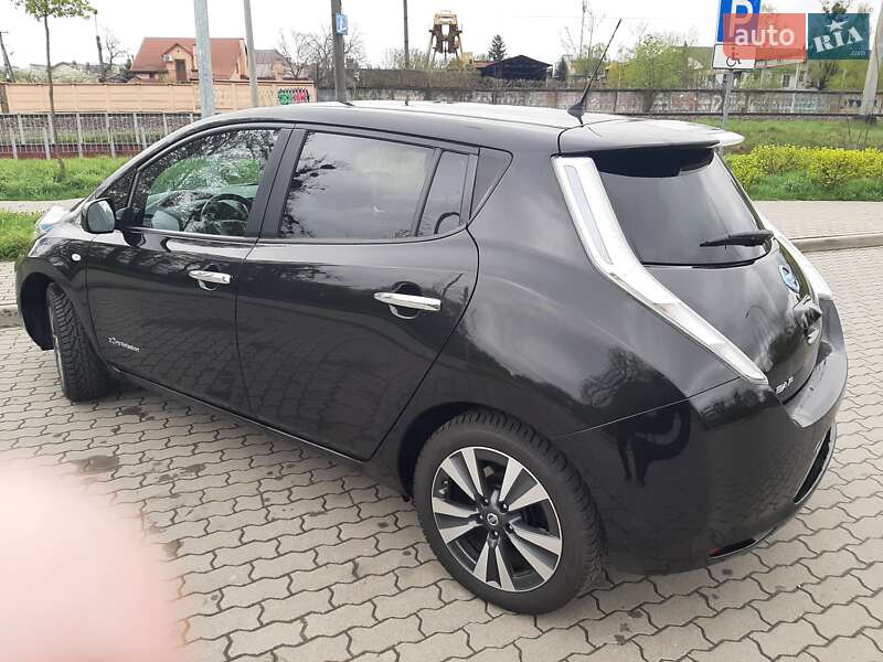 Хэтчбек Nissan Leaf 2016 в Львове
