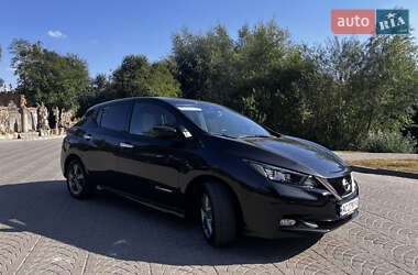 Хэтчбек Nissan Leaf 2019 в 