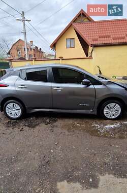 Хэтчбек Nissan Leaf 2018 в 