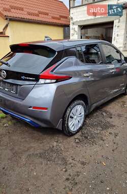 Хэтчбек Nissan Leaf 2018 в 