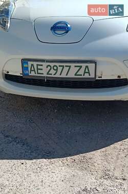 Хетчбек Nissan Leaf 2013 в 