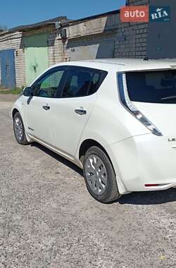 Хетчбек Nissan Leaf 2013 в 