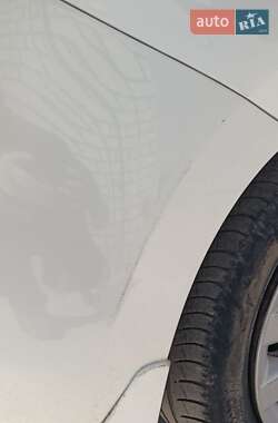 Хетчбек Nissan Leaf 2013 в 