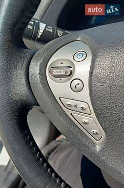 Хетчбек Nissan Leaf 2013 в 