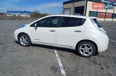 Хэтчбек Nissan Leaf 2017 в 