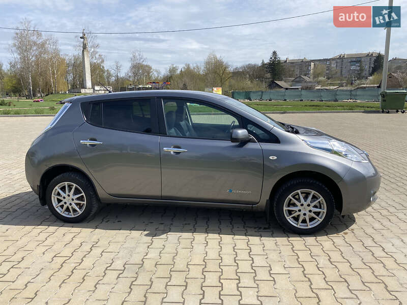 Хетчбек Nissan Leaf 2015 в Ланівці