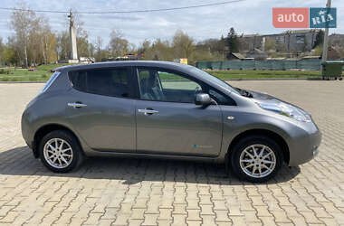 Хэтчбек Nissan Leaf 2015 в 