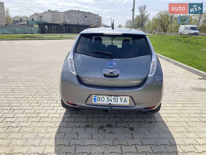 Хетчбек Nissan Leaf 2015 в Ланівці