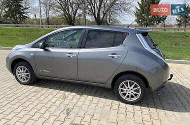 Хэтчбек Nissan Leaf 2015 в 
