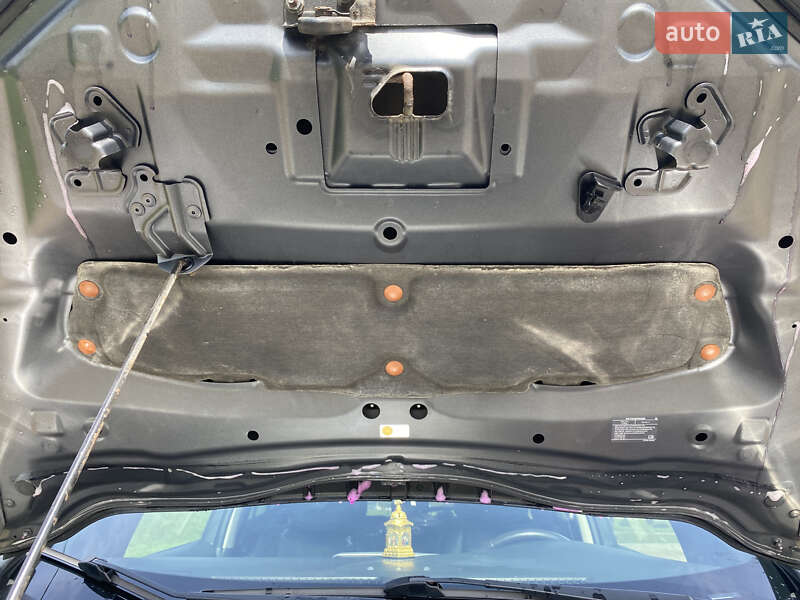 Хетчбек Nissan Leaf 2015 в Ланівці