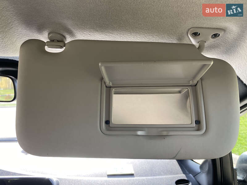 Хетчбек Nissan Leaf 2015 в Ланівці