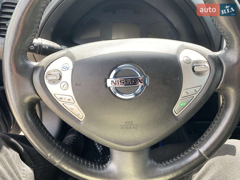 Хетчбек Nissan Leaf 2015 в Ланівці