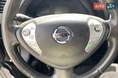 Хэтчбек Nissan Leaf 2015 в 